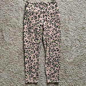 Fabletics Women’s Define PowerHold Ultra High-Waist 7/8 Legging. Size L. NWOT!